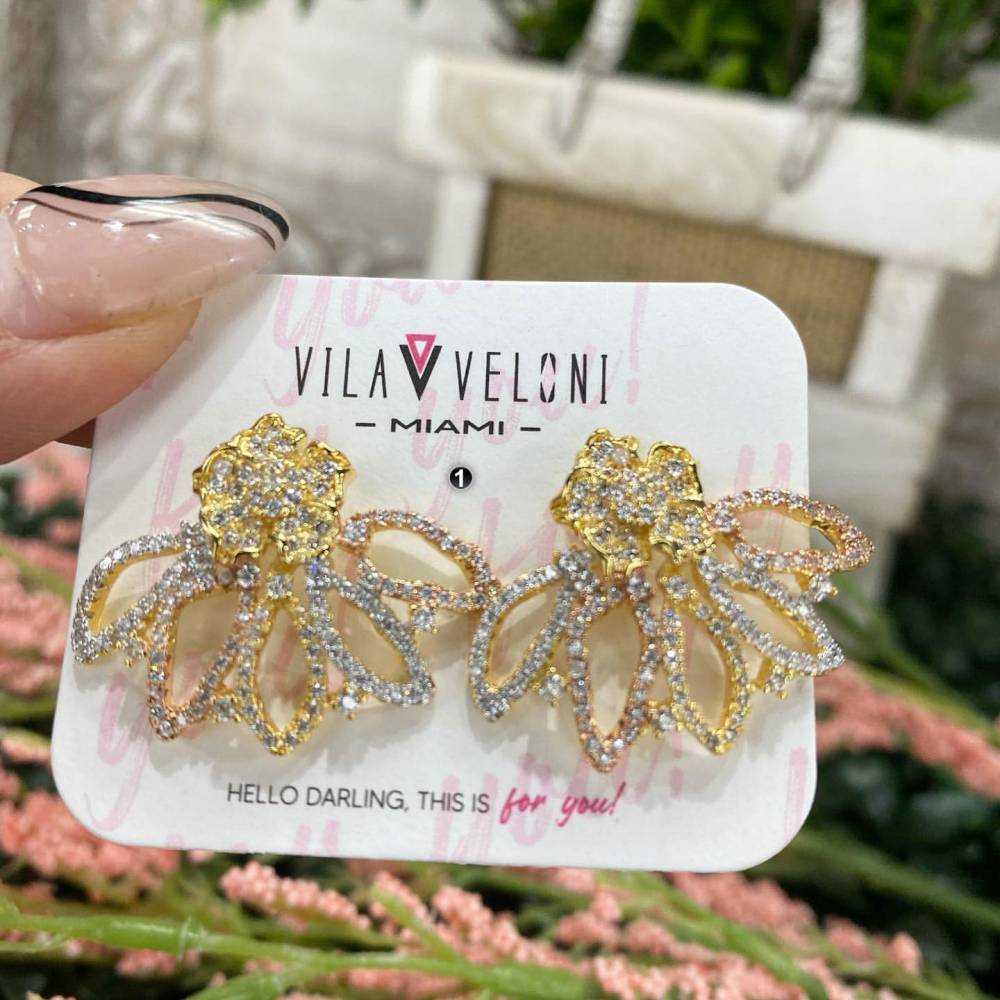 Aretes Largos de Mariposas 24k Gold Fashion con Zirconias y Cadenas  Colgantes